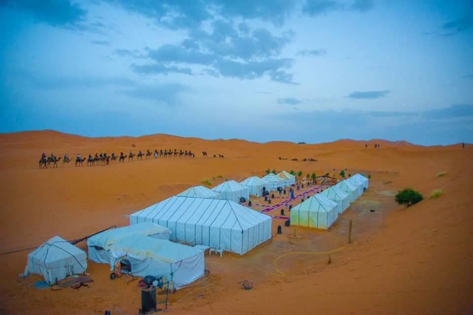 Ammar Luxury Camp Hotel Merzouga Bagian luar foto